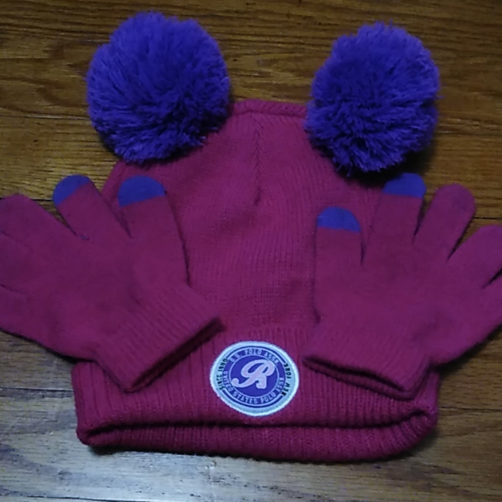 Girls Pink Hat and Gloves